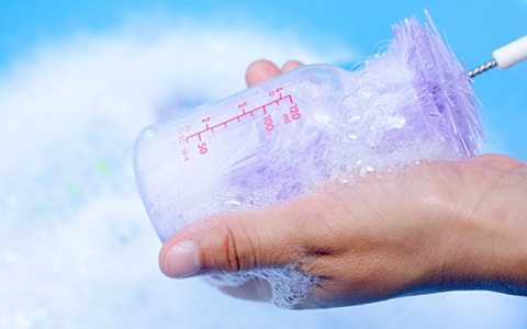 ล้างขวดนมให้สะอาด